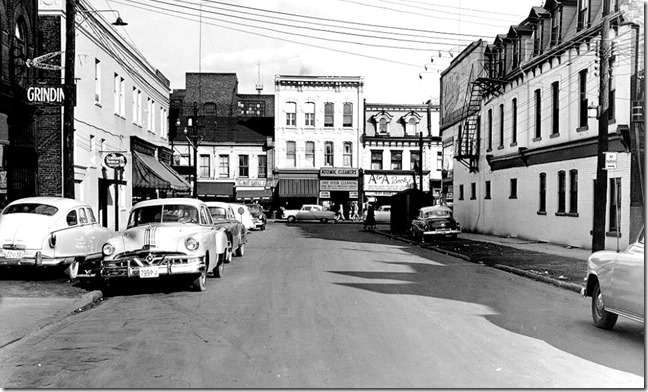 looking east on Elm, Dec. 16,  1952  s0372_ss0058_it2379[1]