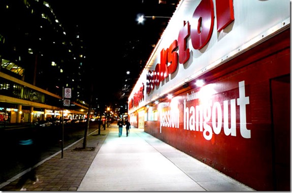 Blogto  2014225-worlds-biggest-bookstore[1]