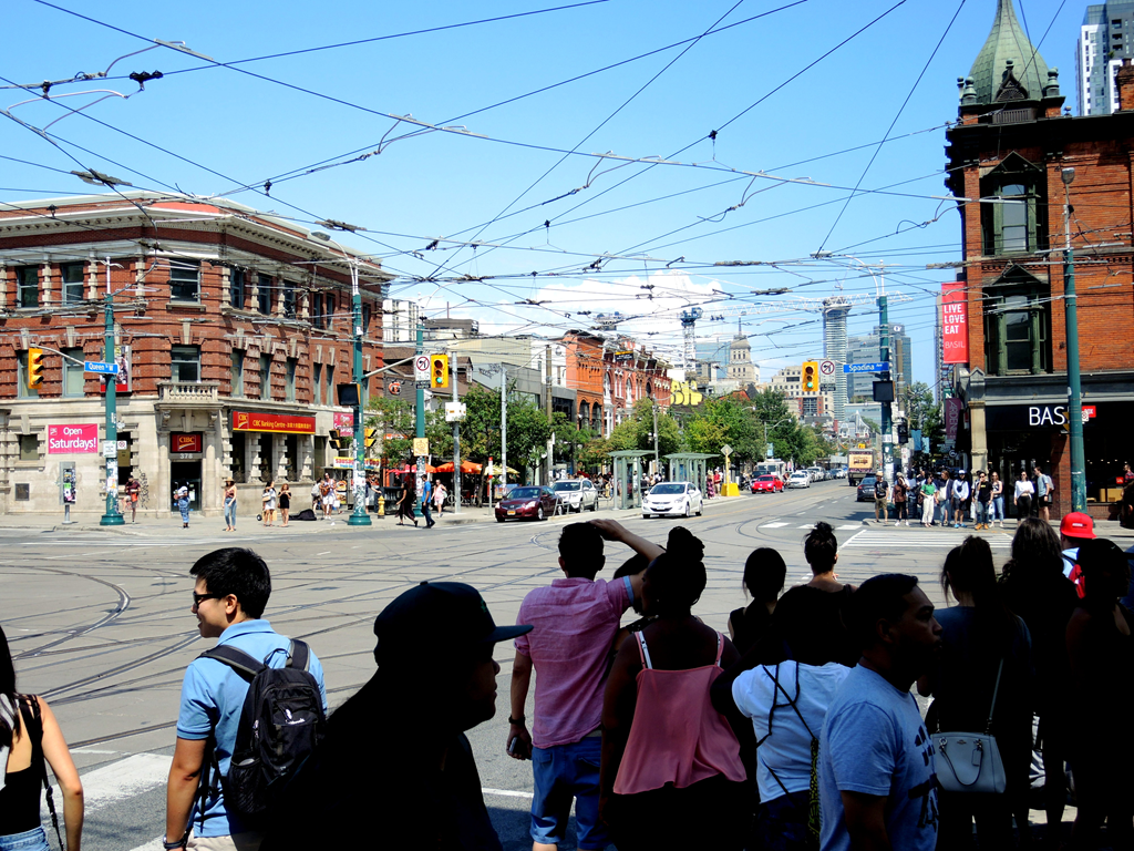 Queen Street, Toronto - Wikipedia